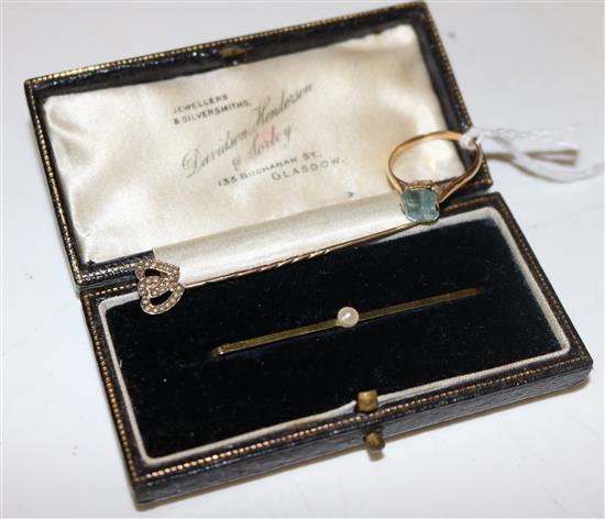 Aquamarine and yellow metal ring, 18ct gold & pearl double-heart stickpin & a yellow metal & pearl tiepin